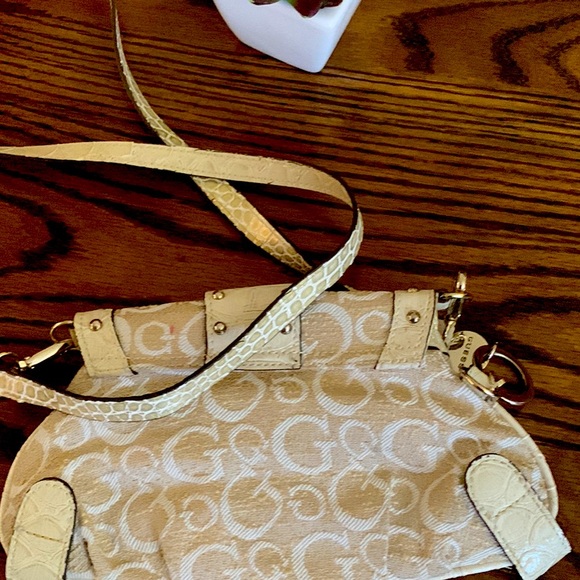 GUESS SMALL CROSSBODY BAG - Picture 3 of 4